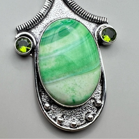 New Green Enhanced Agate w Sim Peridot Silver Overlay Pendant Necklace w Cord - Picture 3 of 7